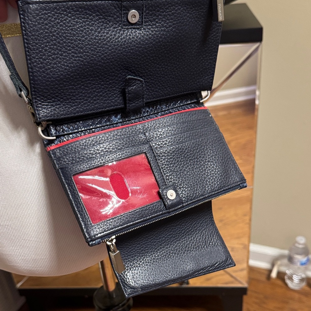 Hammitt Levy Soft Leather Navy/Black Crossbody /Wallet/ Clutch pre-owned - Picture 5 of 10